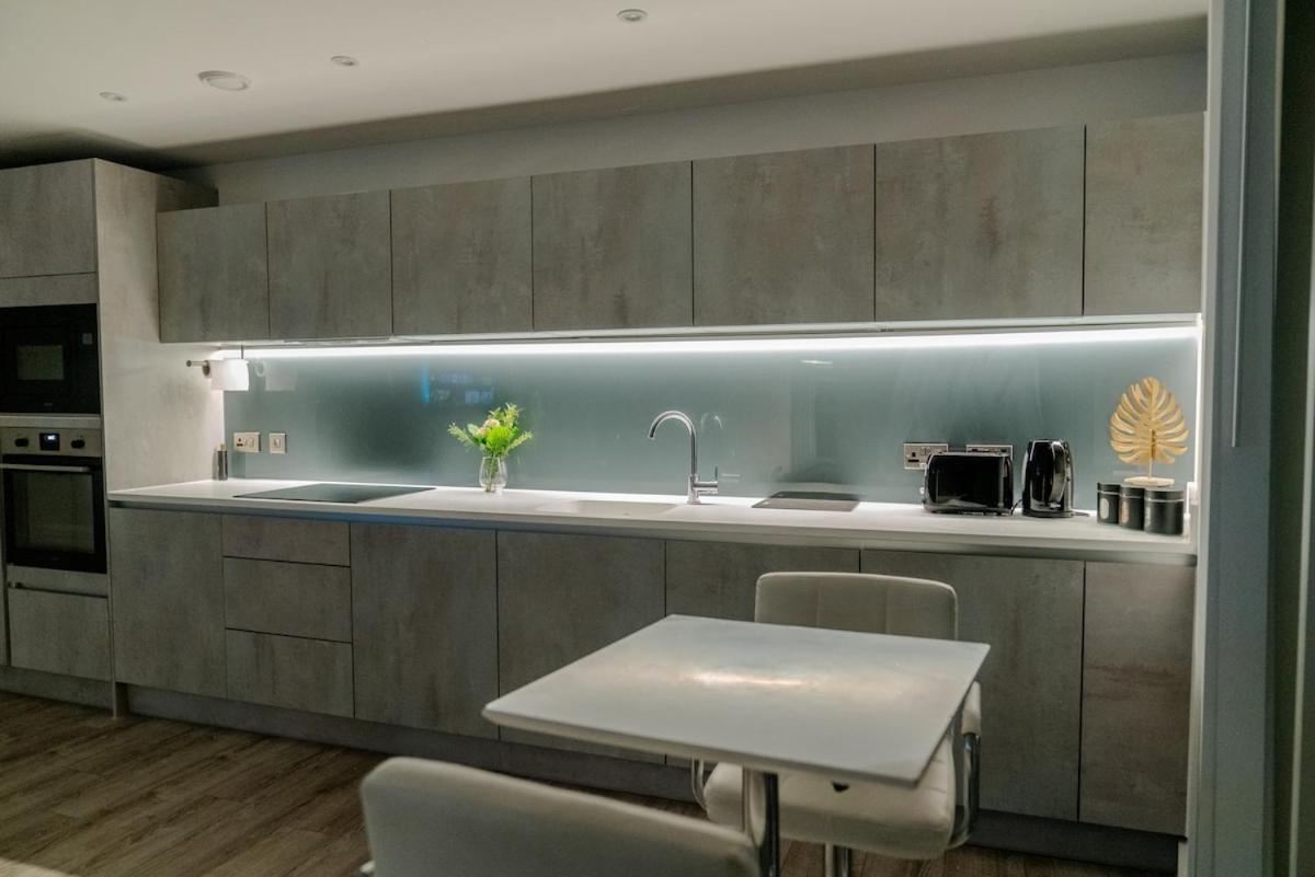 Luxury 2 Bed Penthouse With Stunning Views In Manchester City Centre Dış mekan fotoğraf